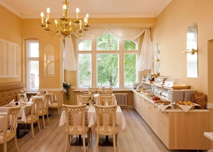 Augusta Am Kurfuerstendamm 3*