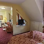 Augusta Am Kurfuerstendamm Hotel 3*