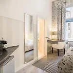 Augusta Am Kurfuerstendamm 3*