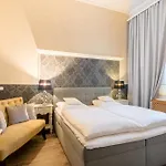 Hotel Augusta Am Kurfuerstendamm 3*