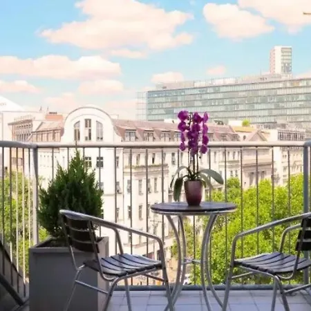 Augusta Am Kurfuerstendamm 3* Berlin