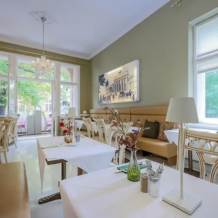 Hotel Augusta Am Kurfuerstendamm 3*