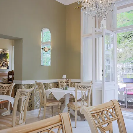 Augusta Am Kurfuerstendamm Hotell Berlin