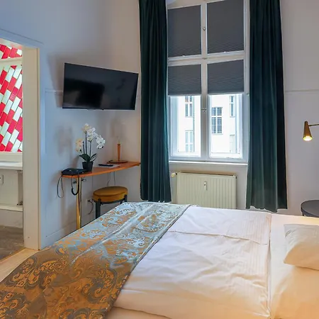 Augusta Am Kurfuerstendamm Hotel 3*