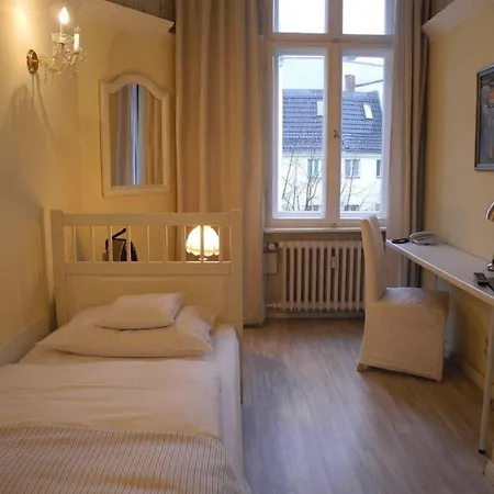 Augusta Am Kurfuerstendamm Berlín