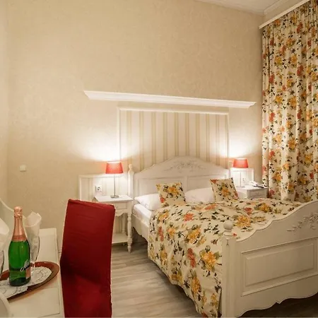 Augusta Am Kurfuerstendamm Отель 3*