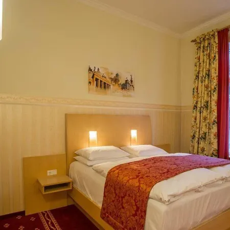 Augusta Am Kurfuerstendamm 3*