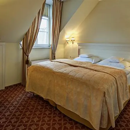 Augusta Am Kurfuerstendamm 3*