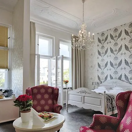 Augusta Am Kurfuerstendamm Hotel 3*