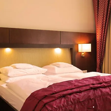 Augusta Am Kurfuerstendamm Hotel 3*