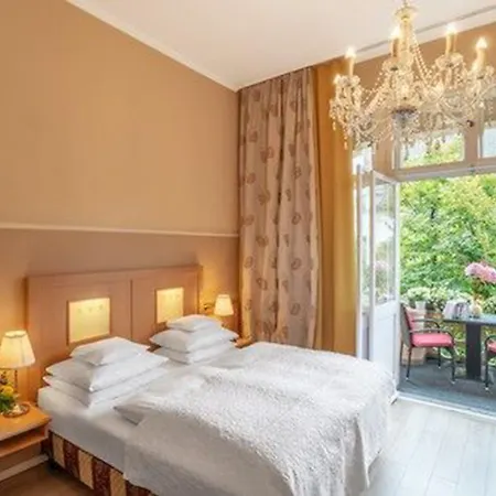 Augusta Am Kurfuerstendamm Hotel 3*