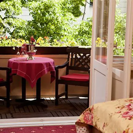 Augusta Am Kurfuerstendamm 3*