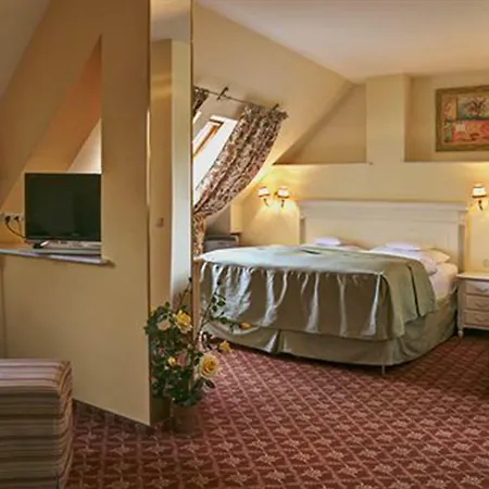 Augusta Am Kurfuerstendamm Hotel 3*