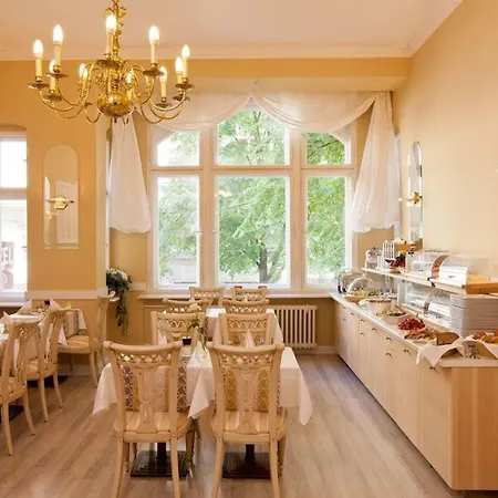 Augusta Am Kurfuerstendamm 3*