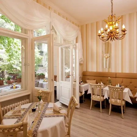 Augusta Am Kurfuerstendamm