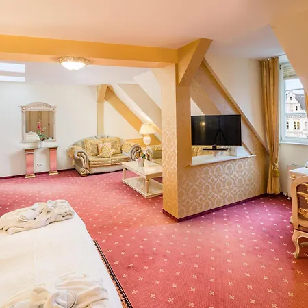 Augusta Am Kurfuerstendamm 3*