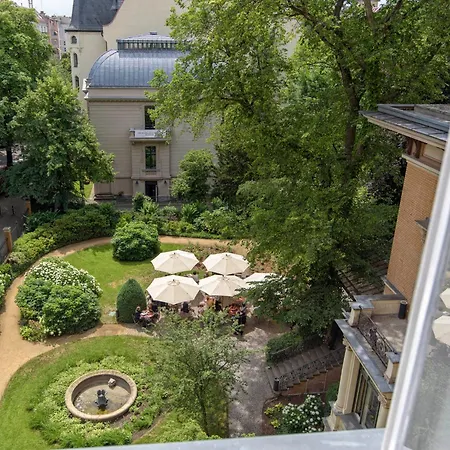 Augusta Am Kurfuerstendamm Берлин