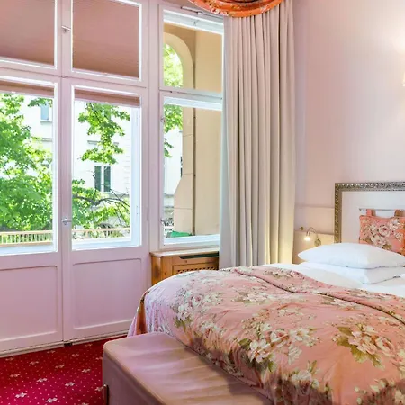 Augusta Am Kurfuerstendamm Berlijn