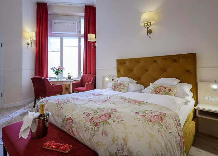 Augusta Am Kurfuerstendamm 3*