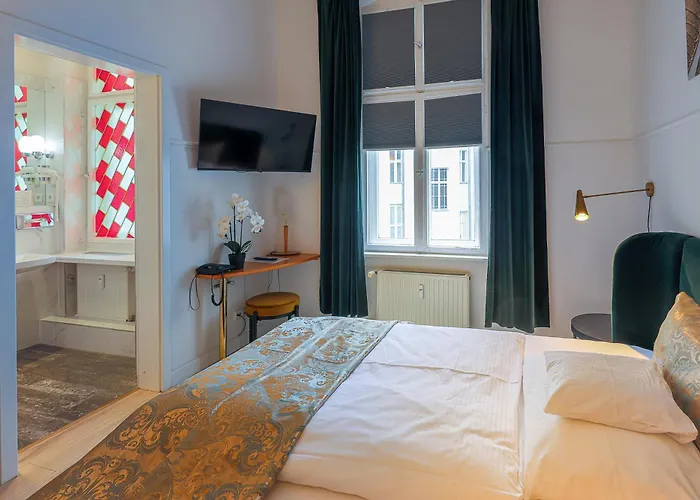 أوغوستا أم كورفورستندام فندق 3*