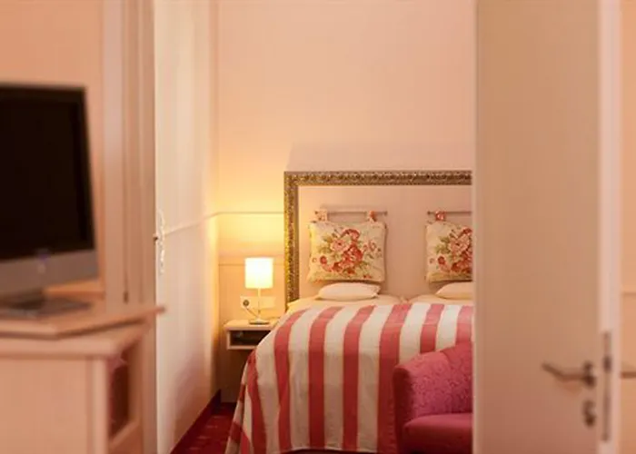 Augusta Am Kurfuerstendamm Hotell 3*