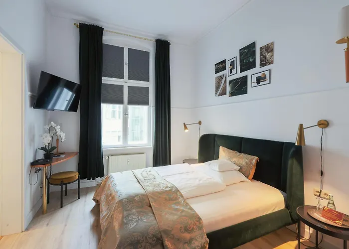 Augusta Am Kurfürstendamm 3*