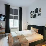 Augusta Am Kurfuerstendamm 3*