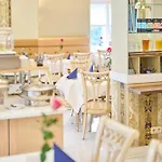 Augusta Am Kurfuerstendamm Hotel 3*