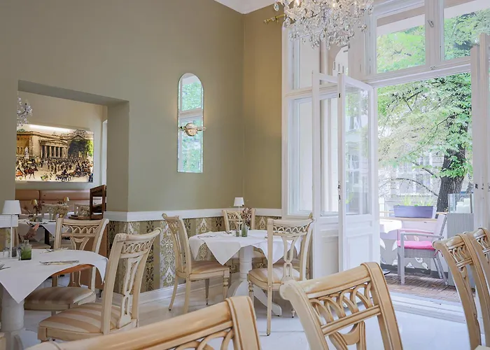 Augusta Am Kurfuerstendamm Отель Берлин